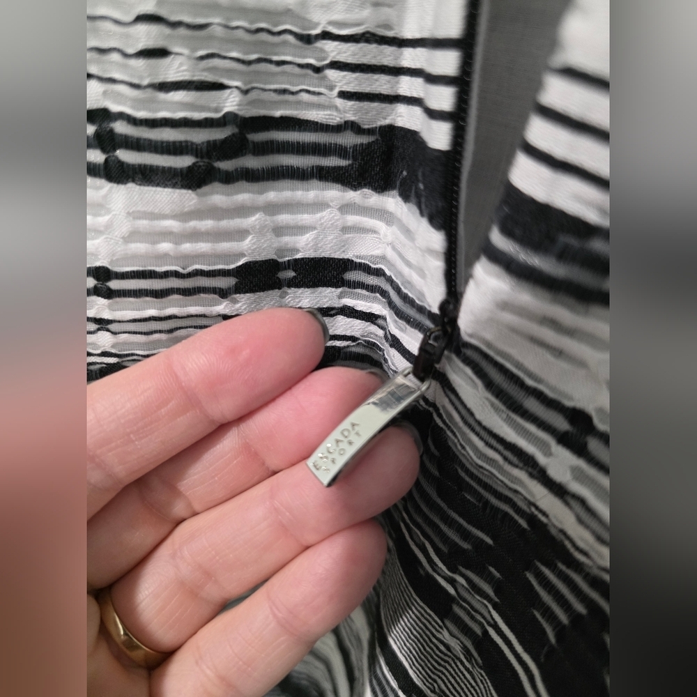 ESCADA Sport Black & White Pocket Dress – Size 40 (EU) - Picture 14 of 16